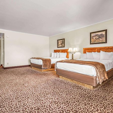 Red Arrow Inn & Suites, A Travelodge By Wyndham Montrose Exteriér fotografie
